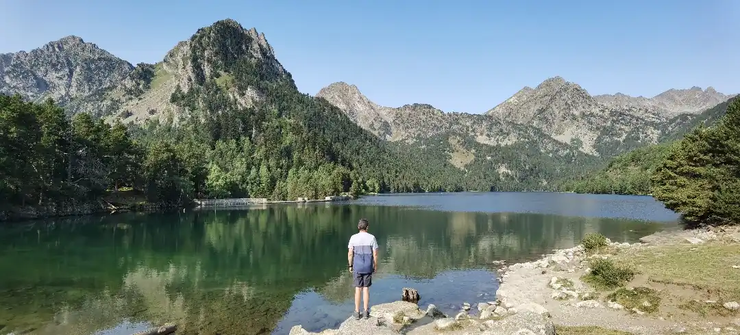 Ruta por el Lago de San Mauricio Ruta de senderismo con vistas al impresionante Lago de San Mauricio